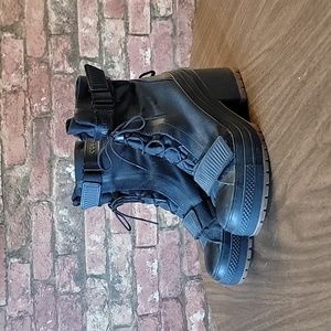 Converse Chuck Taylor all-star GR82 platform boots